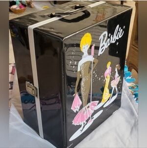 1962 'Solo In The Spotlight' Barbie Case
